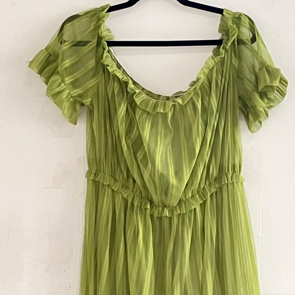 Lime green lace summer dress - Picture 4 of 9